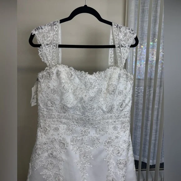 NWT Maggie Sottero Haute Couture bridal gown, Size 16, beaded lace wedding dress - Picture 2 of 15